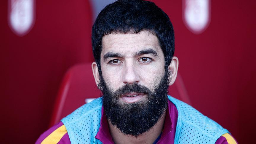 Arda Turan profesyonel futbolculuk kariyerini noktaladığını duyurdu