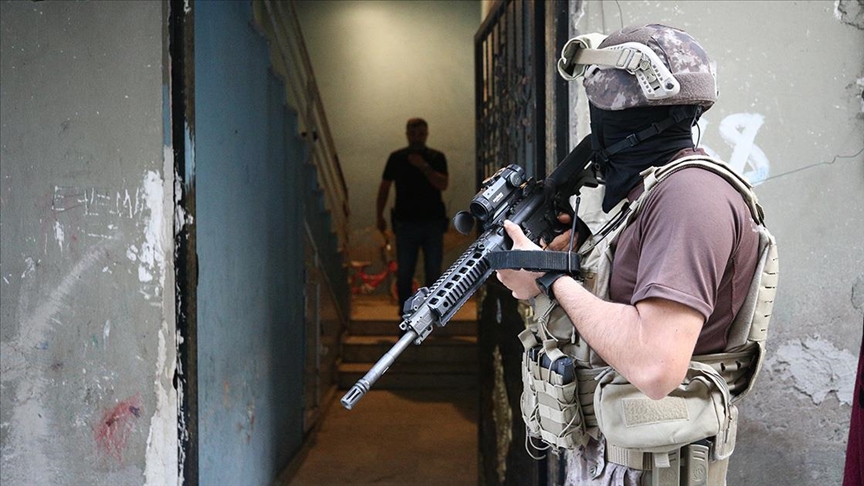 Mersin'de PKK/KCK operasyonunda 8 zanlı yakalandı