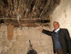 Elazığ'daki Depremin Ardından Gözler Kerpiç Evlere Çevrildi!