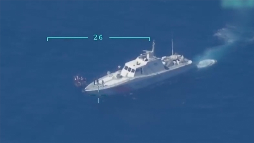 Yunan sahil güvenlik birimlerinin geri ittiği düzensiz göçmenler kurtarıldı