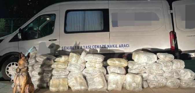 Adana'da cenaze aracında 144 kilo uyuşturucu yakalandı