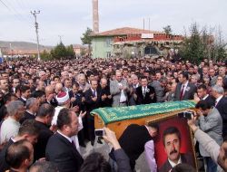 Öldürülen Belediye Başkanı Bodur Toprağa Verildi