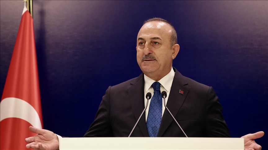 Çavuşoğlu'ndan Yunanistan'a mültecilere kötü muamele eleştirisi