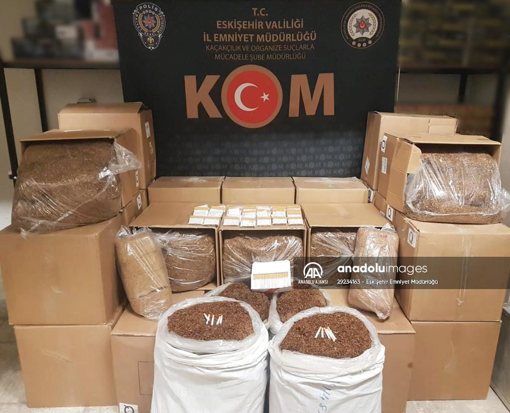 Eskişehir'de kaçak sigara operasyonunda 3 gözaltı