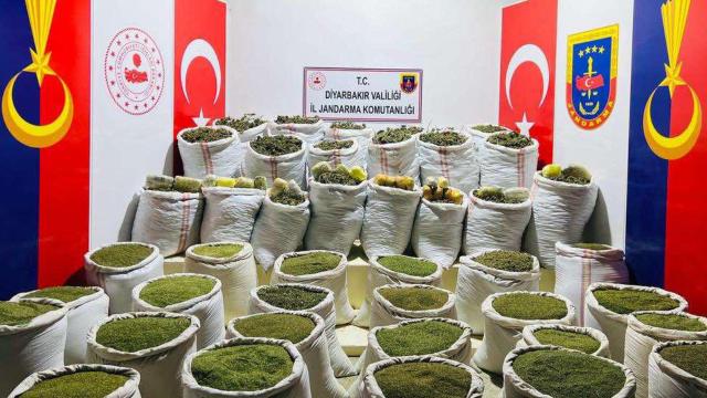Diyarbakır'da terör örgütüne ait uyuşturucu ele geçirildi!