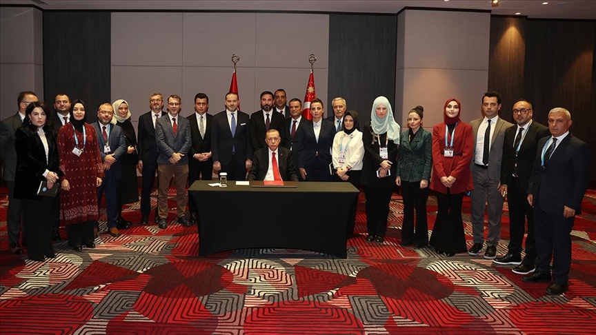 Erdoğan: ABD'deki seçimle birlikte olumlu haberler geliyor, temennim F16 konusunu geliştirelim