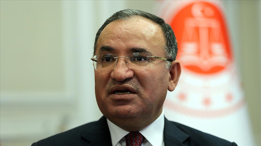Adalet Bakanı Bozdağ: İstanbul'daki terör saldırısına ilişkin gözaltı sayısı 50'ye yükseldi