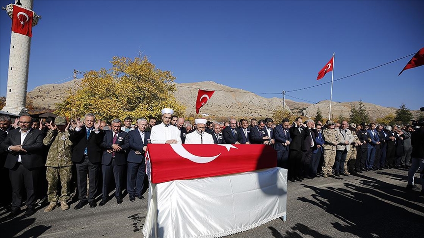 Şehit polis memuru Fethi Sekin'in babası son yolculuğuna uğurlandı