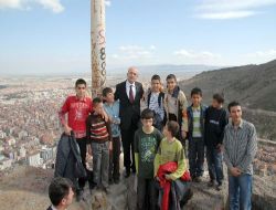Maliye Bakanı Şimşek, Afyon Kalesi'nde Gözleme Yedi
