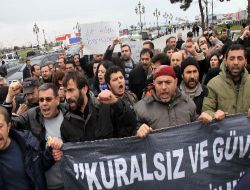 Tekel İşçileri, Bakan Demir'i Protesto Etti!