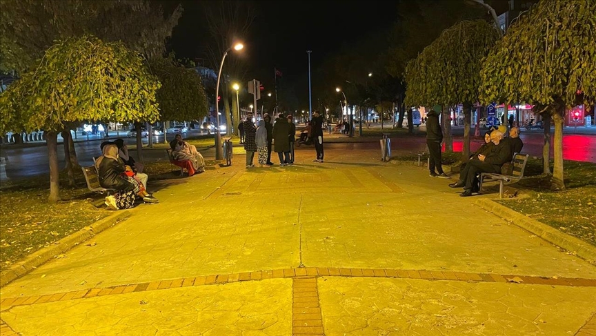 Düzce'nin Gölyaka ilçesinde 5,9 büyüklüğünde deprem: 35 kişi yaralandı