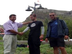 Polonya'dan Kars'a Otostop Yaparak Geldiler