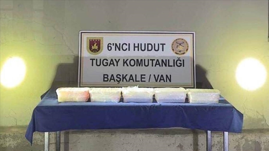 Van, Iğdır ve Hakkari sınırında kaçak silah ve mühimmat ele geçirildi