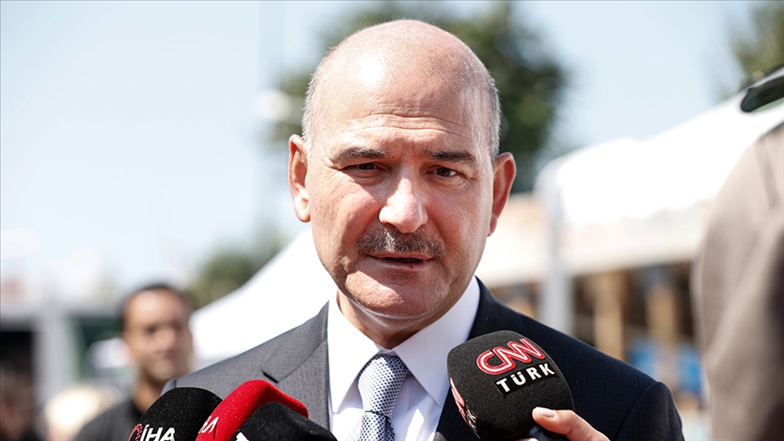 Soylu: (Diyarbakır'daki terör saldırısı) Sorgulanan kişi aracı buraya getirdiğini ve buraya bıraktığını kabul etti