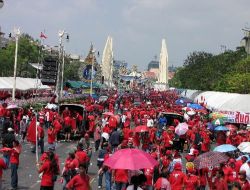 Tayland'da Muhalif 'kırmızılılar'dan Hükümete Nota: 24 Saat İçinde Meclisi Feshet