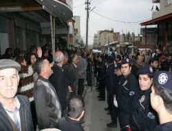 İzmir'de Baz İstasyonu Gerginliği