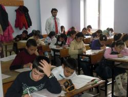 Kars Fem'in Sınavında 3 Bini Aşkın Öğrenci Ter Döktü