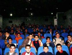 Çocuklar İlk Defa Sinemada Film İzledi