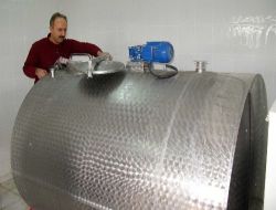 Köylerden Toplanan Sütler, Çikolata Fabrikalarında Değerlendiriliyor