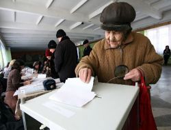 Putin'in Partisi Geriledi, Muhalefet Atakta!!