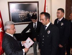 Saadet Öğretmeni Katleden Zanlıyı Yakalayan Polisler Ödüllendirildi