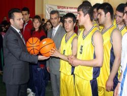 Gençler Uyuşturucu Ve Şiddetten Sporda Açılım Projesi İle Uzak Tutulacak!!