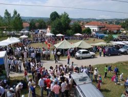 Köyü İçin İnternetten Kitap Topluyor
