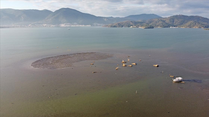 Fethiye'de deniz suyu çekildi!