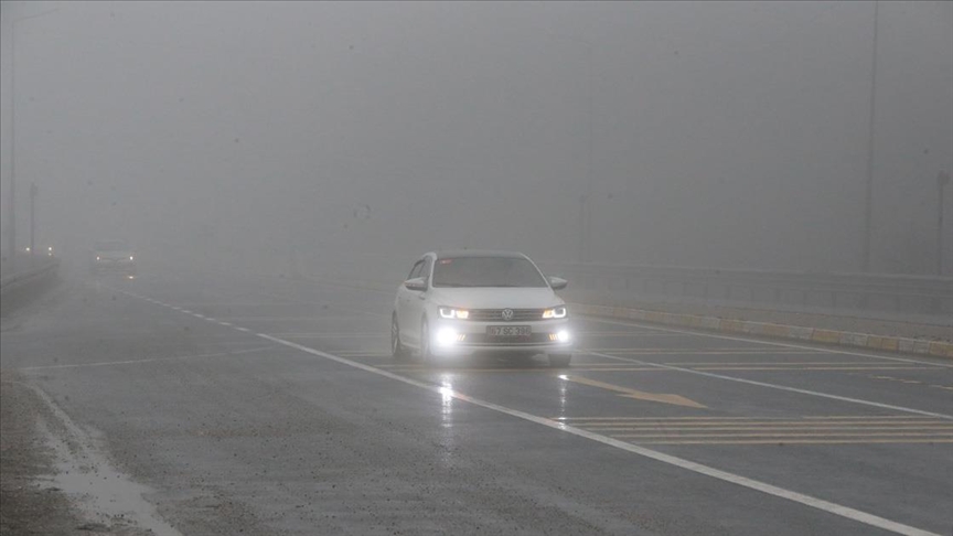 Bolu Dağı'nda sis ve sağanak etkili oldu