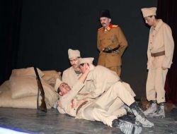 Amatör Tiyatrocular, Çanakkale Savaşı'nı Sahneye Taşıdı