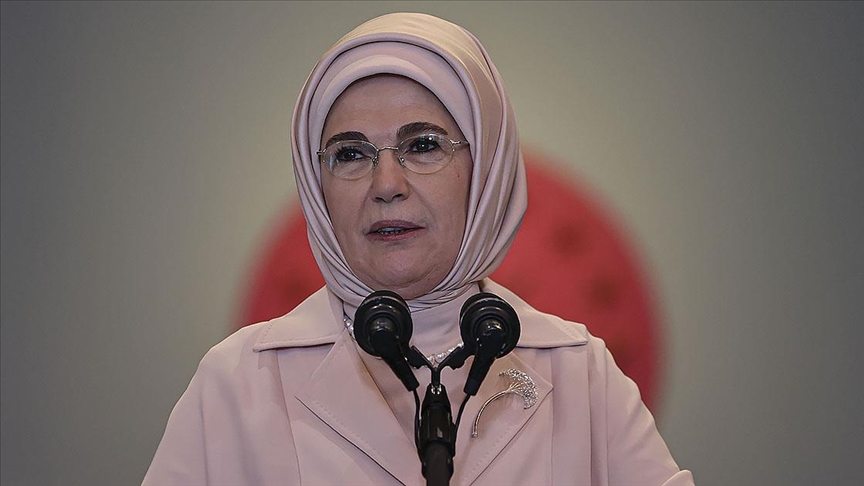 Emine Erdoğan'dan "BERAT KANDİLİ" mesajı