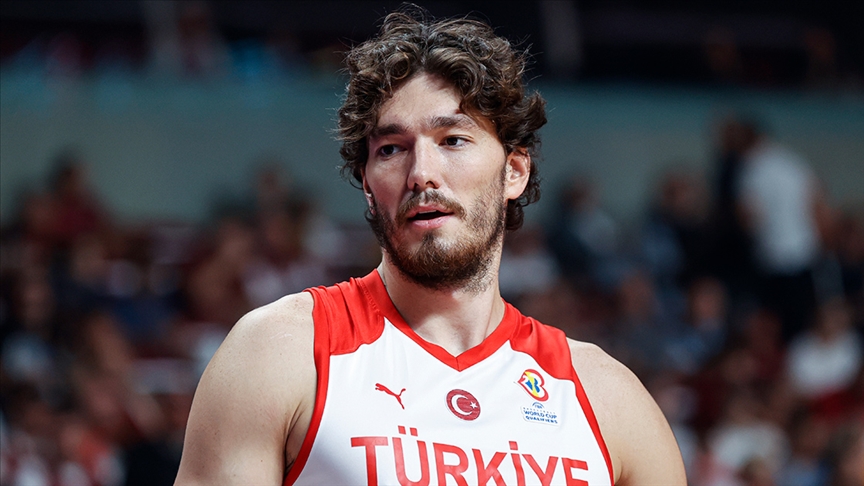 Milli Basketbolcu Cedi Osman'dan depremzede çocuklar için bağış çağrısı