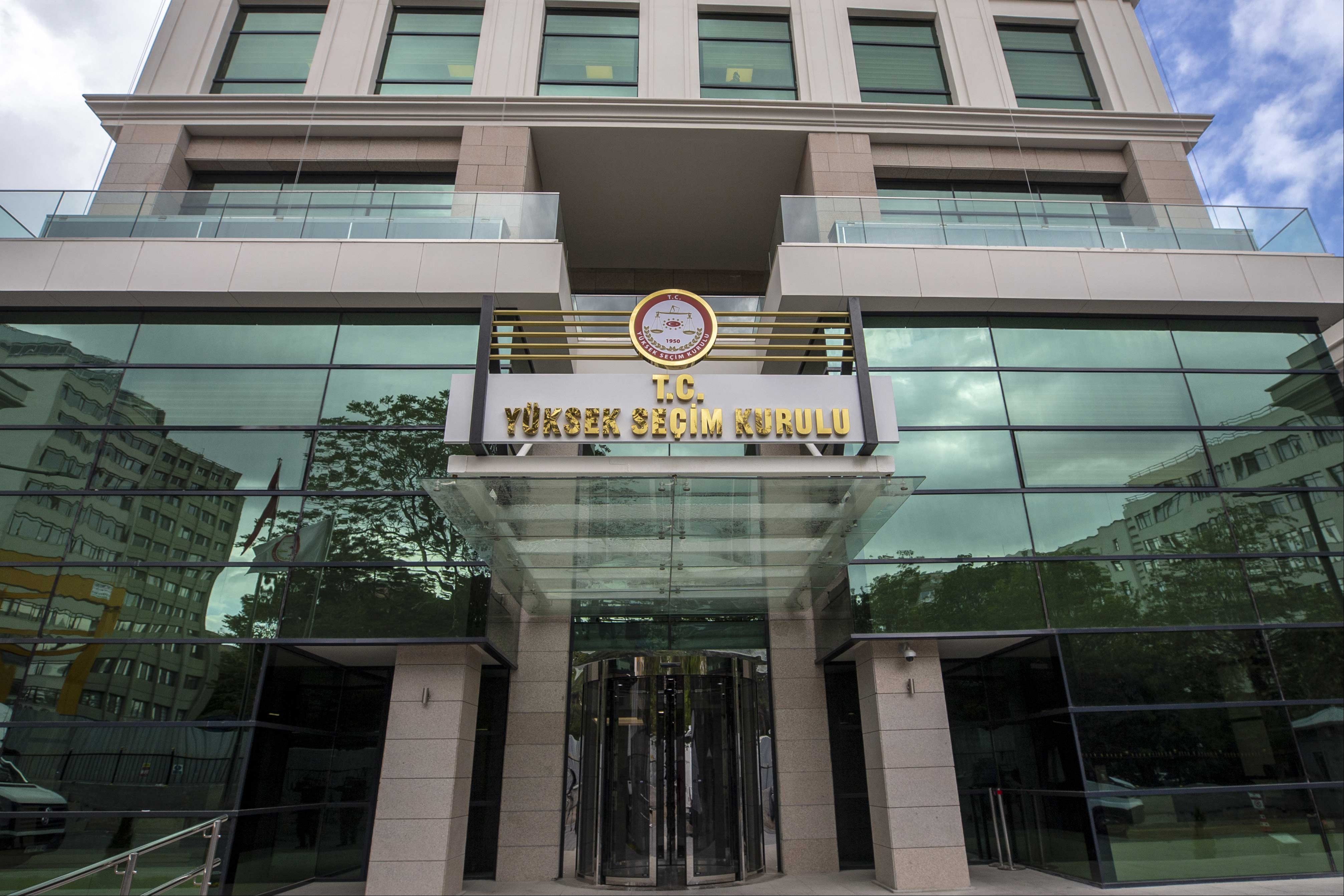 YSK'nin "cumhurbaşkanı adaylığına" yönelik kararları Resmi Gazete'de yayımlandı