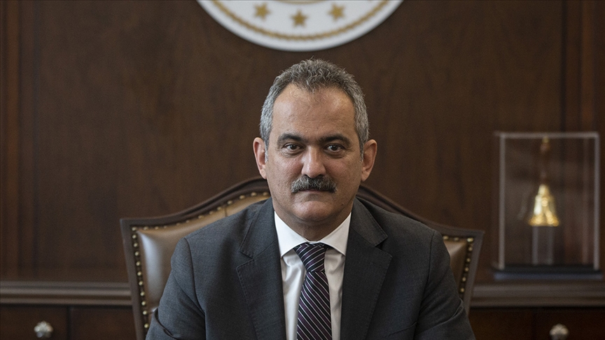 Özer, bakanlığa 5 bin sözleşmeli personel alınacağını açıkladı