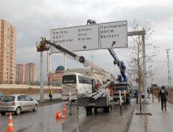 Başkent Yollarına Dünya Standartlarında Yön Levhaları Konuluyor