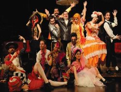 'ay Işığında Şamata' Yılın En İyi Mizah Oyunu