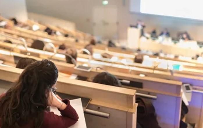 Üniversitelerde "Hibrit Eğitim" başladı