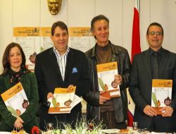 Dünyanın Şairi İzmir'e Gelecek