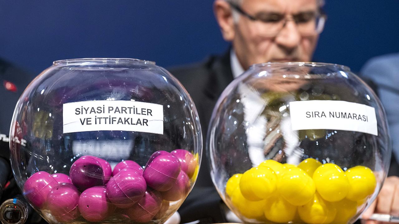 Siyasi partilerin birleşik oy pusulasındaki yeri belli oldu