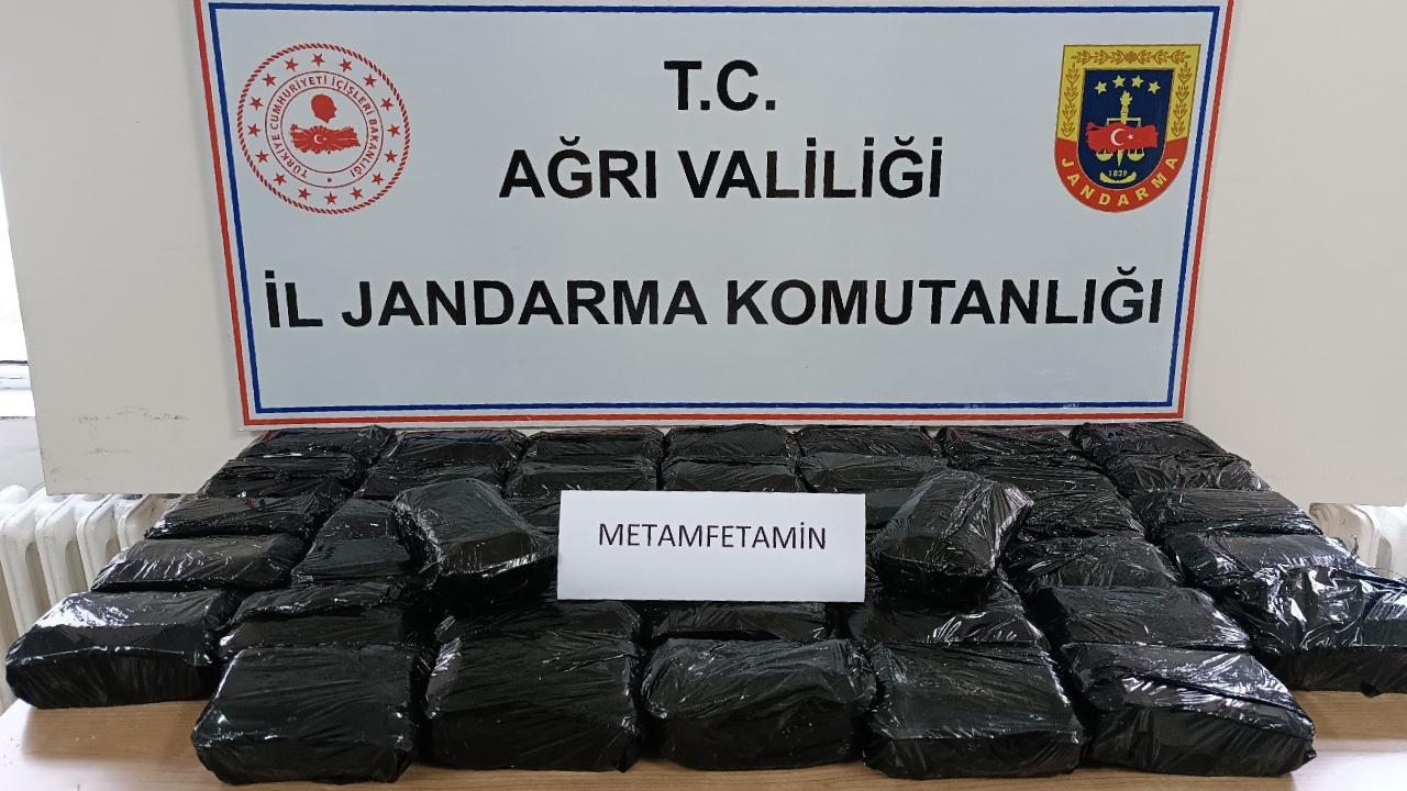 Ağrı'da 43,9 kilogram uyuşturucu ele geçirildi!