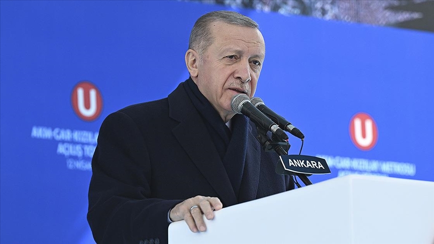 Cumhurbaşkanı Erdoğan: Şimdi Türkiye Yüzyılı ile güçlü Türkiye'nin inşası için kolları sıvama vaktidir