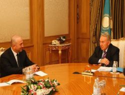Nazarbayev Akpm Başkanı Çavuşoğlu'nu Kabul Etti