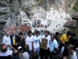 Sümela Manastırı'nda Ayin Gerginliği