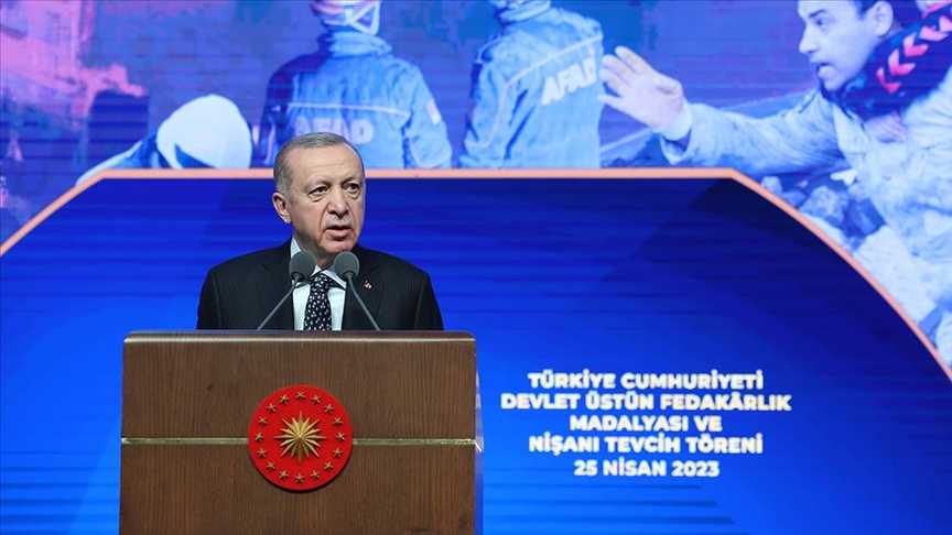 Erdoğan: Deprem bölgesinde inşa süreci başlatılan konut sayısı 113 bini buldu
