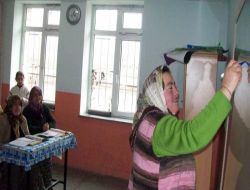 Çiftlik Kaymakamlığı 'ana Kız Okuldayız' Okuma Yazma Kurslarına Kadınlar İlgi Gösteriyor