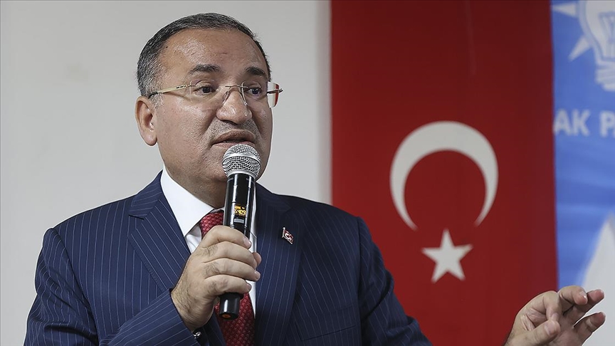 Bozdağ: Herkesin seçilme hakkını eşit olarak sağlayan adımı biz attık