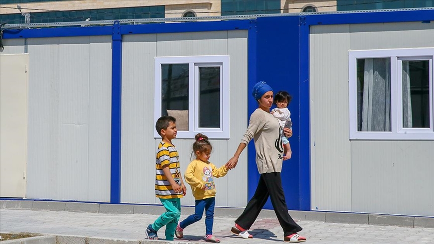 İskenderun'da kurulan 260 konteynerde yaşam başladı