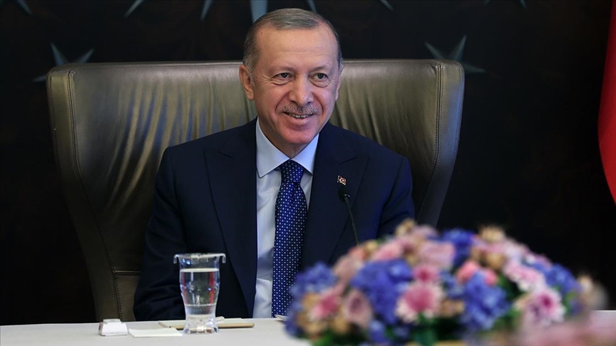 Erdoğan'dan son 40 günde hayata geçirilen projelere ilişkin paylaşım