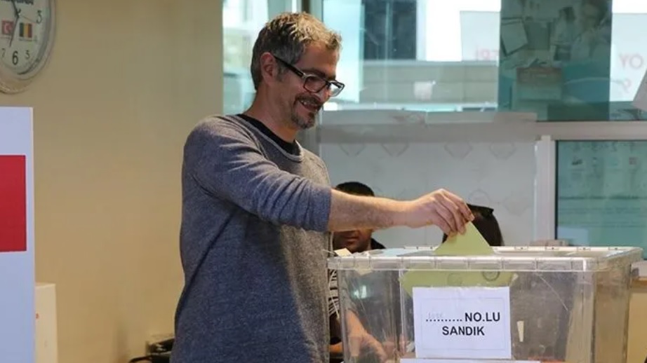 Türkiye'nin Avrupa'ya açılan sınır kapılarında oy verme işlemi sürüyor