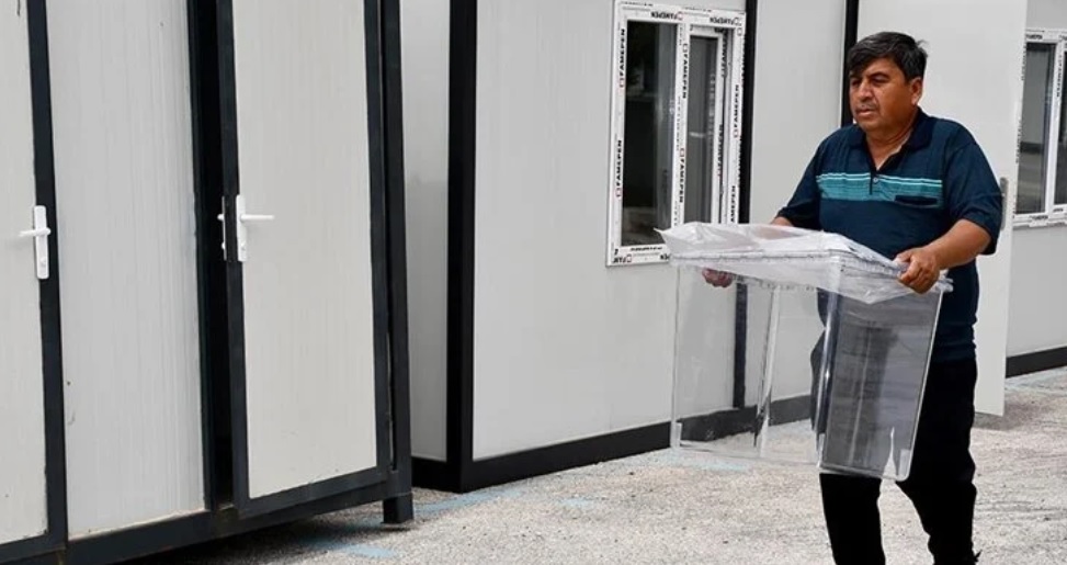 Hatay'da seçim için sandıklar kurulmaya başlandı